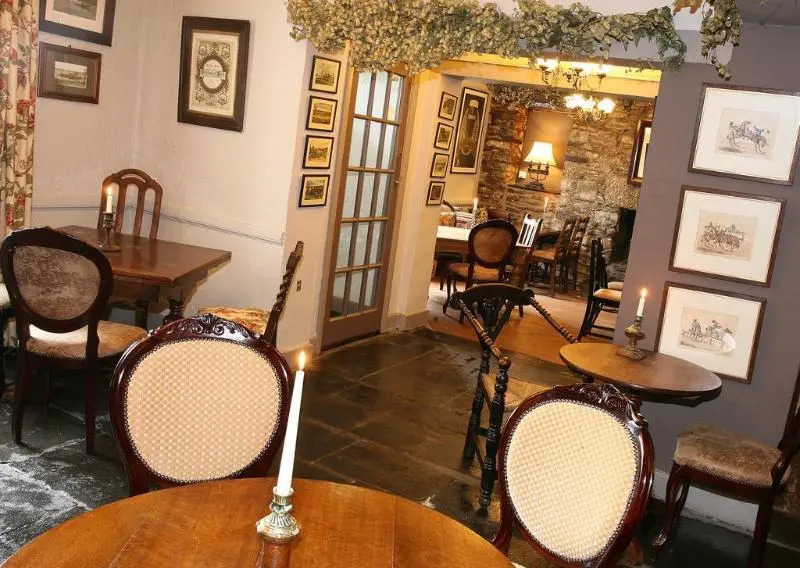 The Hare & Hounds Inn