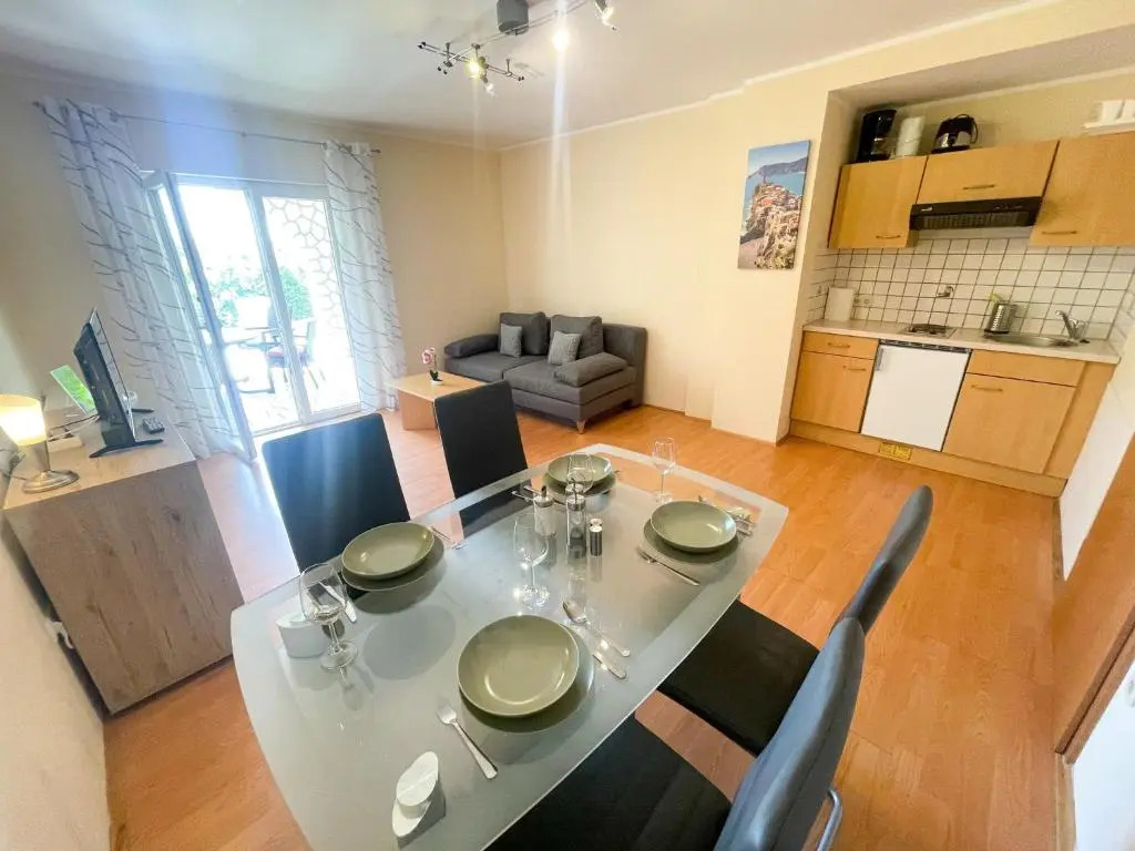 Apartments in Novi Vinodolski 42645