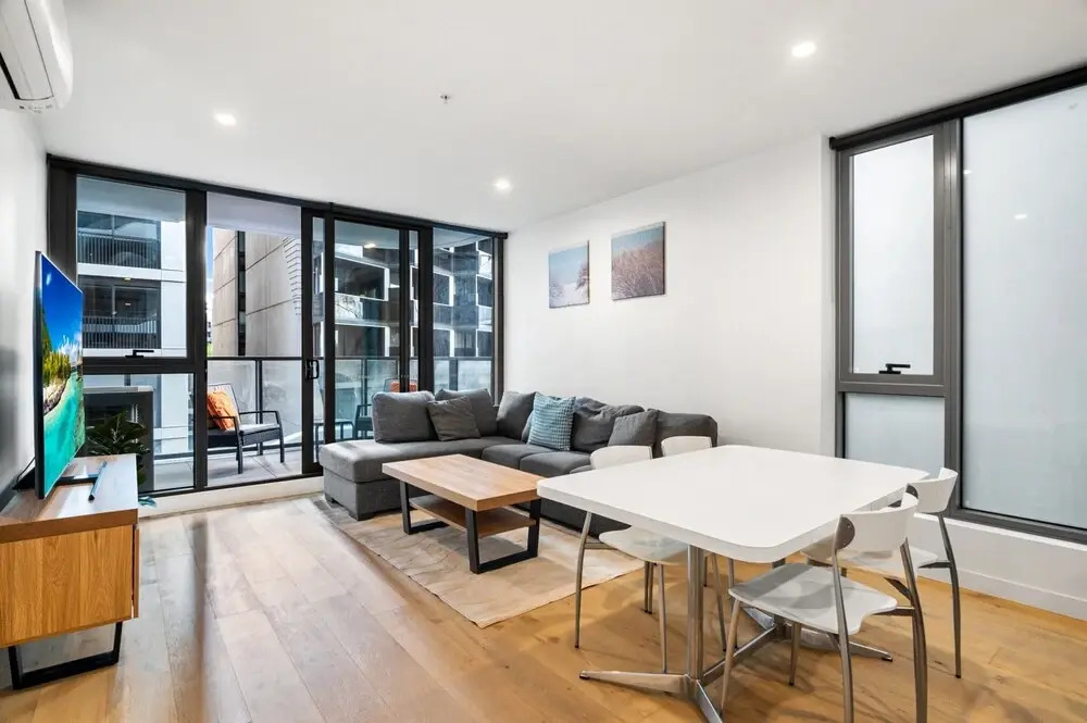 Bright 2-bed Flat With Cityside Charm