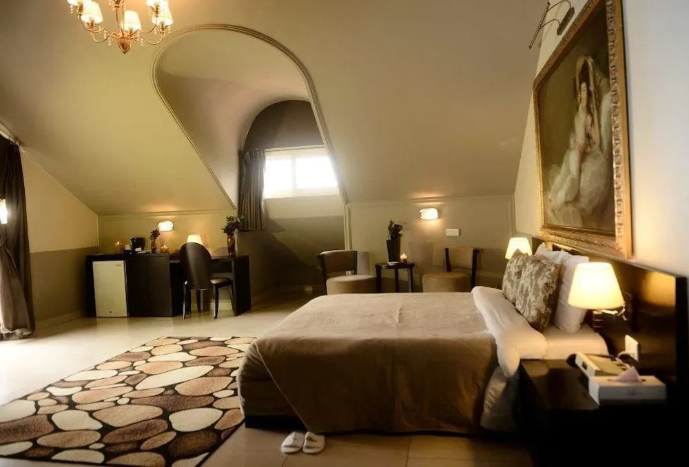 Elion House Hotel