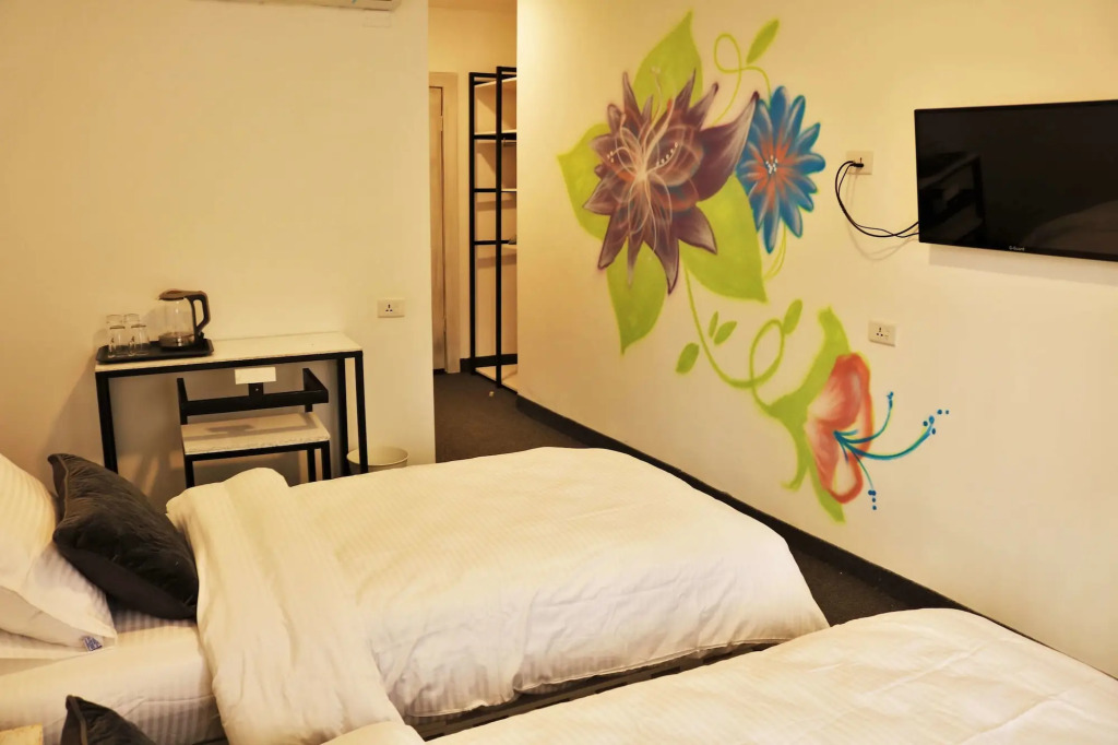Nomads Hotel