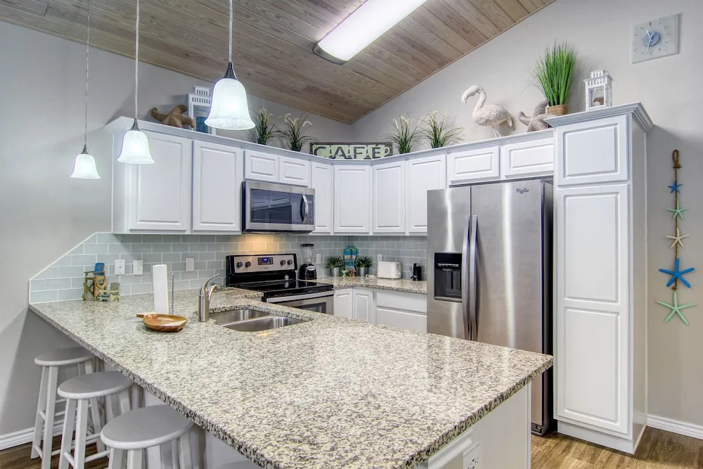Beach-i-licious 4 Bedrooms 3.5 Bathrooms Townhouse