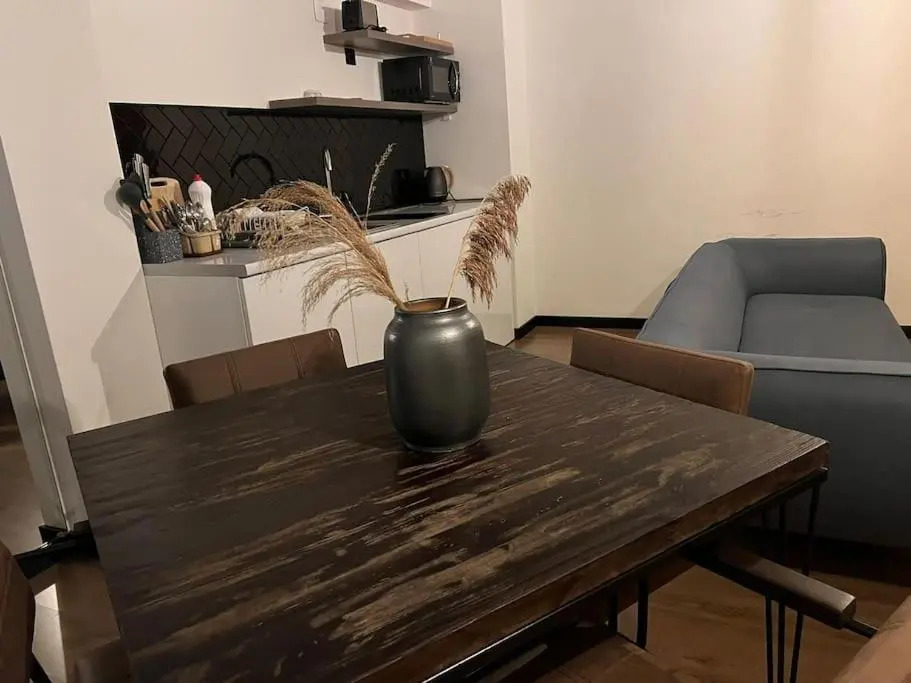Paskunji Marshall Apartment