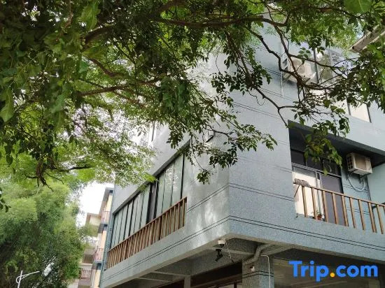 Yangshuo Gallery Moon House B&B (Shili Gallery Yulong River Branch)
