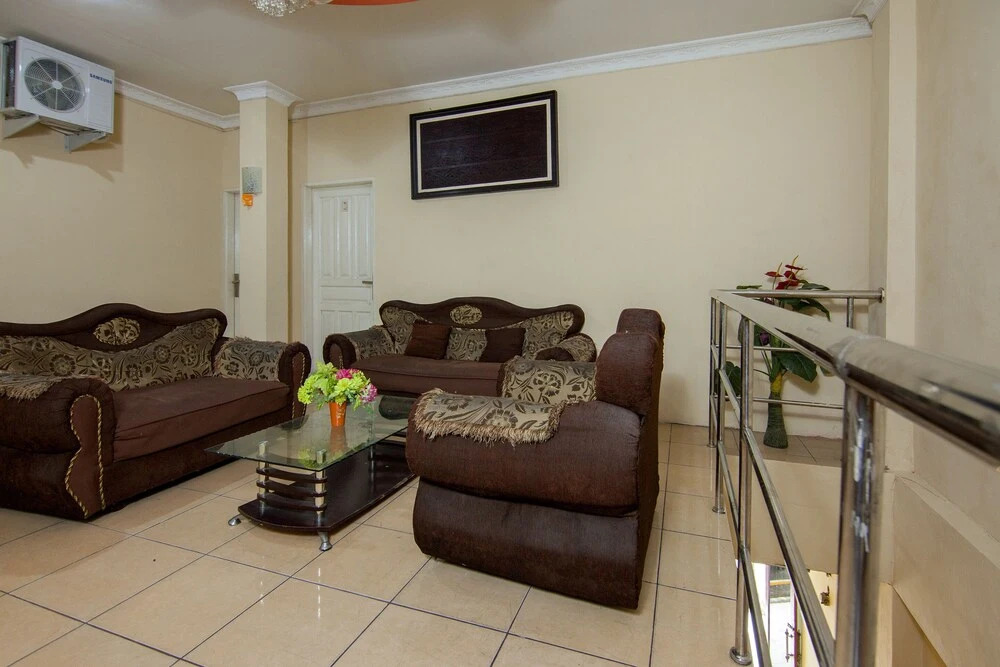 Hotel 211 by OYO Rooms
