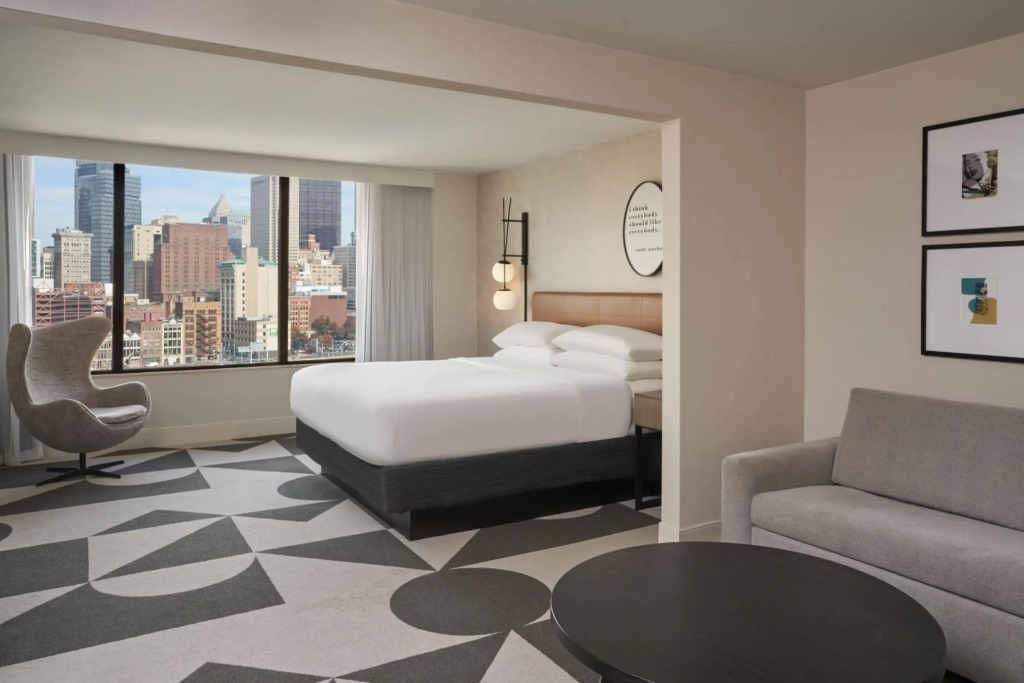 Sheraton Pittsburgh Hotel at Station Square