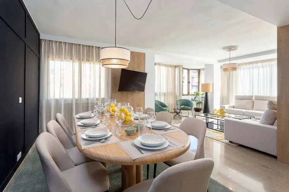 Luxury Apartment in City Center. Puerta Real II