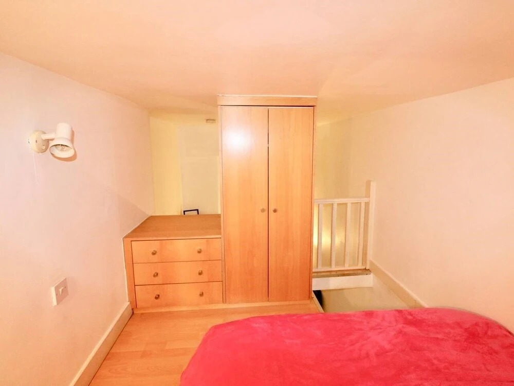 HFS Studio Hyde Park L8
