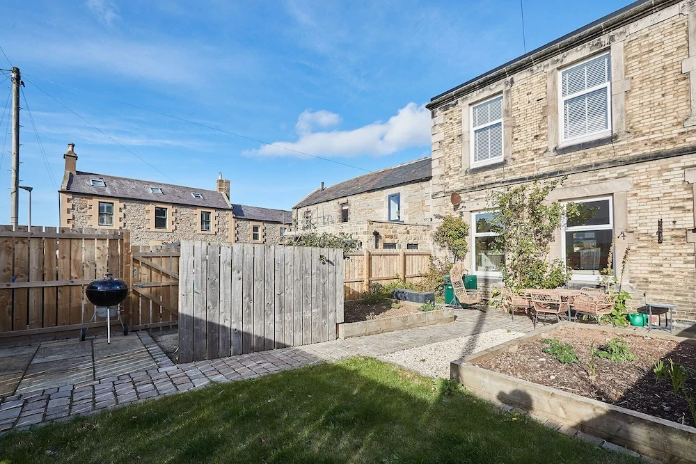 Host Stay Cheviot House