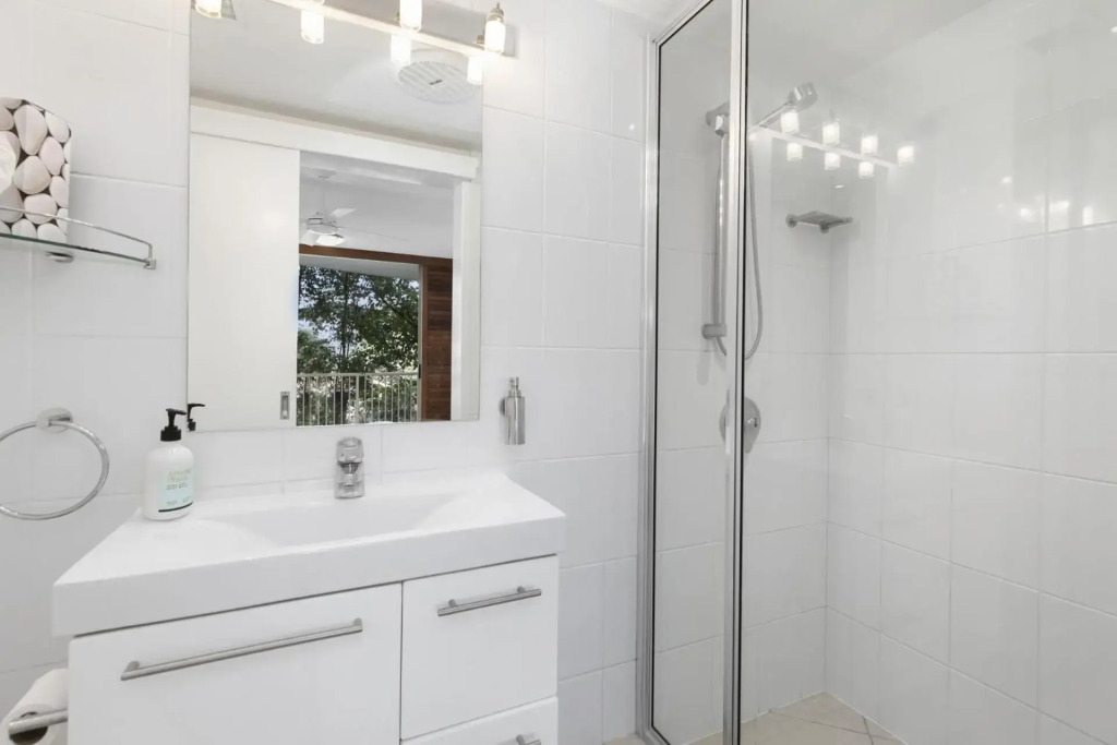 2 Nereus Easy Living in Great Location