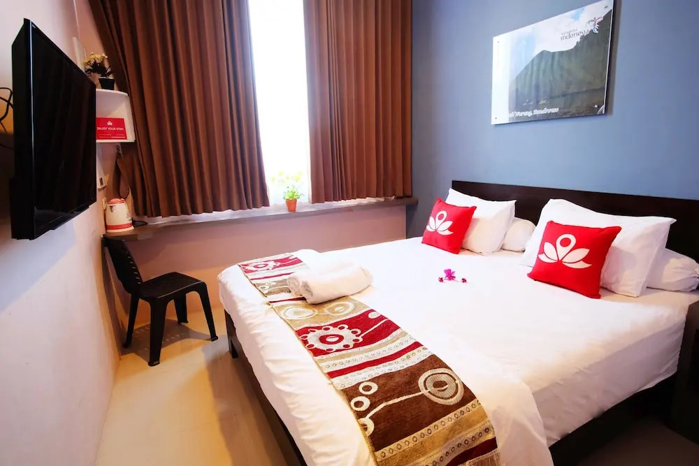 ZEN Rooms Basic Audah Syariah Sutos