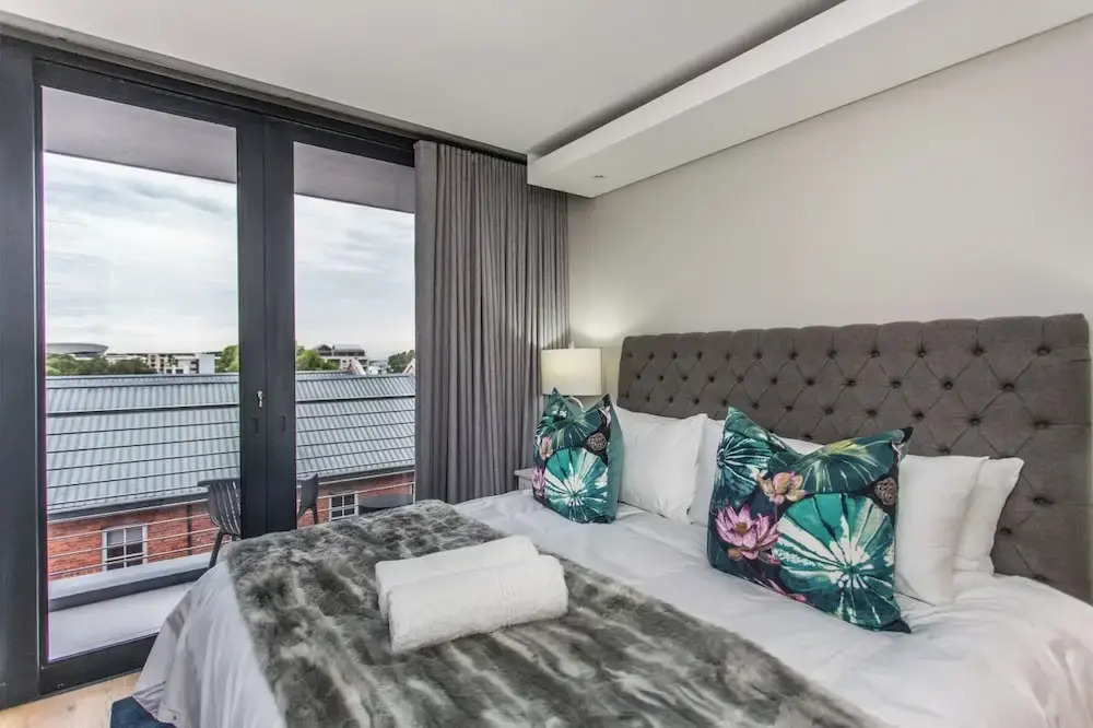 The Docklands 2 Bed Executive Apartment