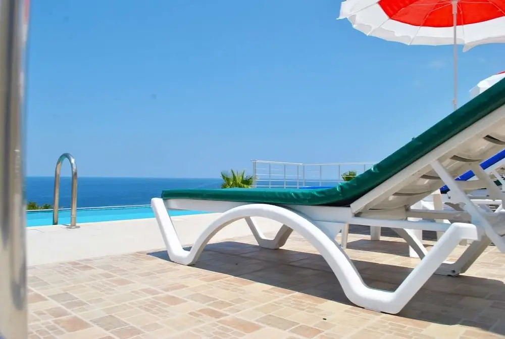 Villa Blue Ocean by Amy Villa