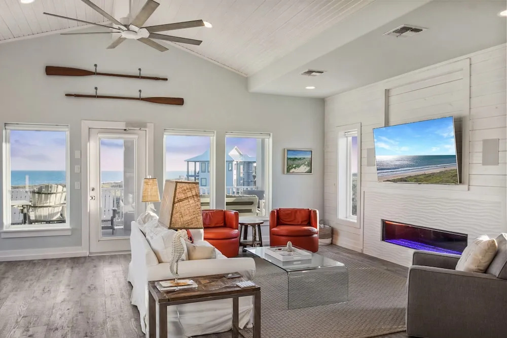Gulf-view New-build W/ Pool & On-site Beach Access 4 Bedroom Home