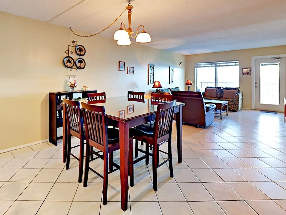 4400 Gulf Blvd Condo Unit 406
