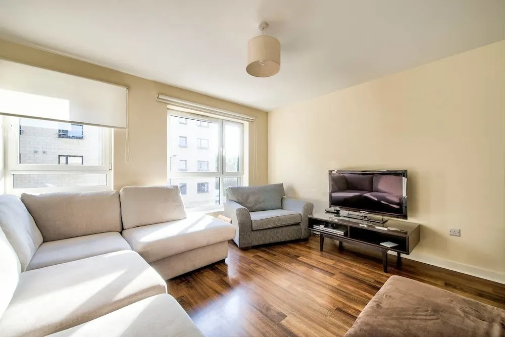 Bright 2Br Flat With Good Links To City Centre