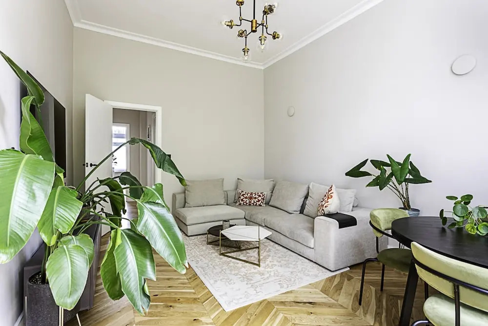 Well-decorated Notting Hill Flat