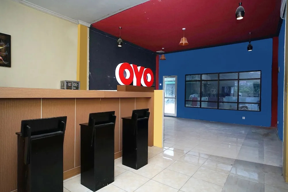 HER Mandiri Guest House by OYO Rooms