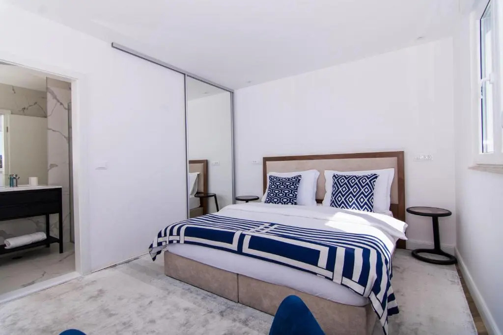 Seafront Luxury Apartments Fun