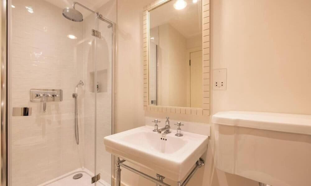 Battersea Set 3 Bedroom Home With Garden