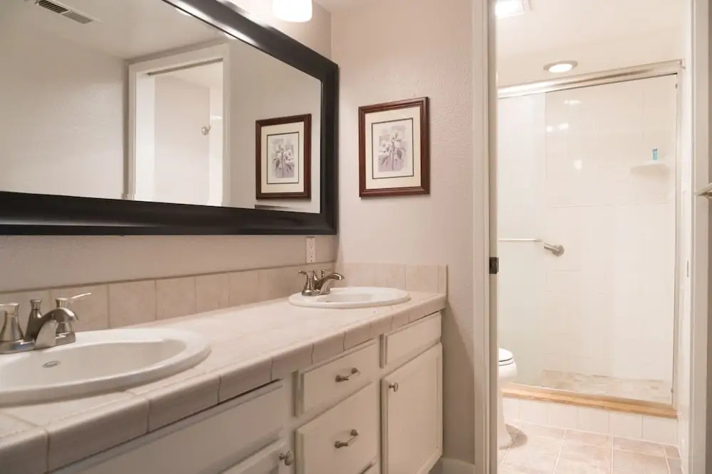 Commodore Condominium 1 2 Bedrooms 2 Bathrooms Condo