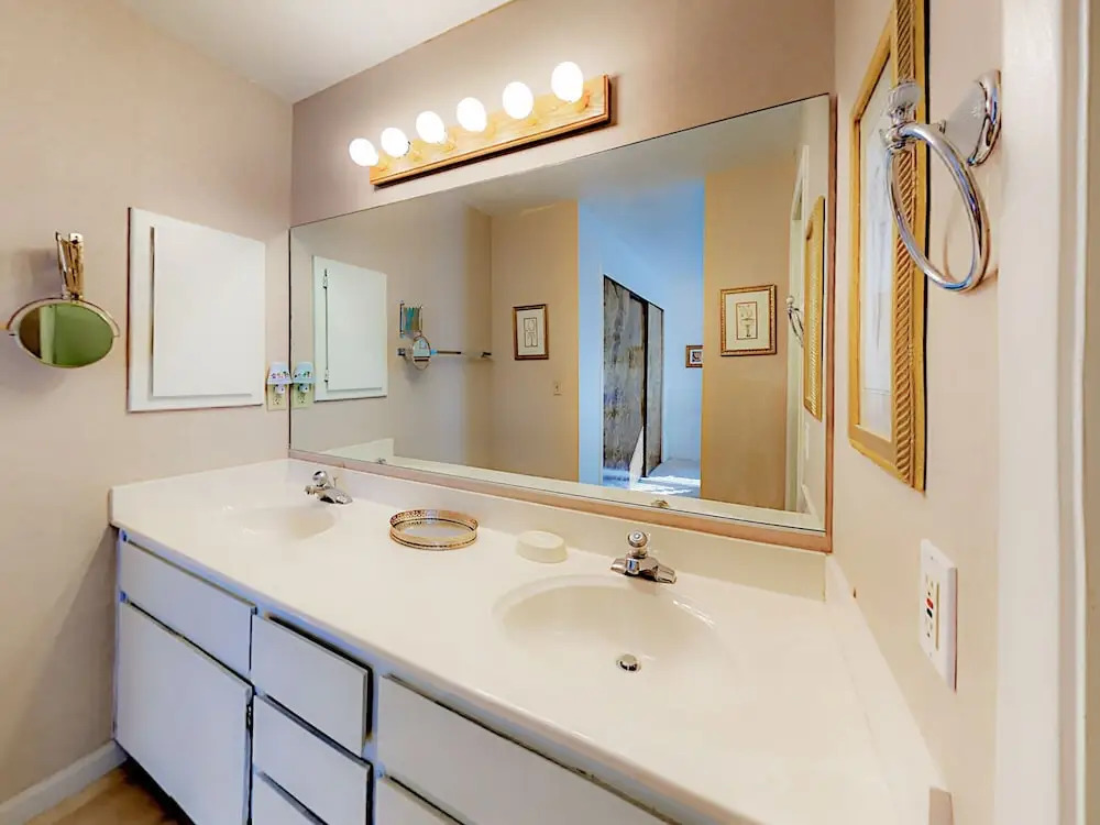 Katherine - 3 Br Townhouse