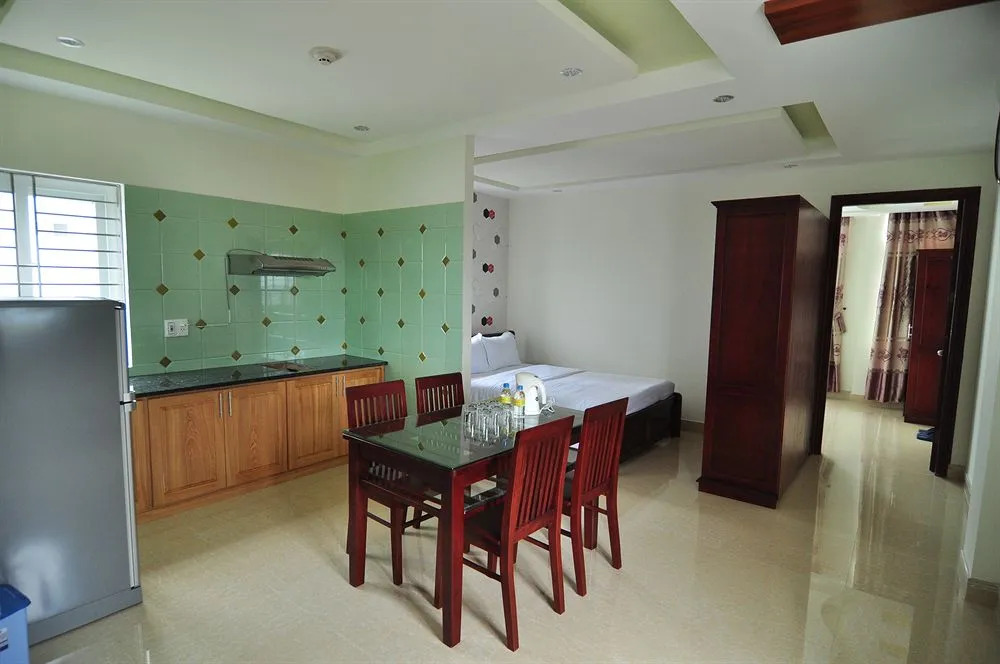 Red Rosemallow Hotel