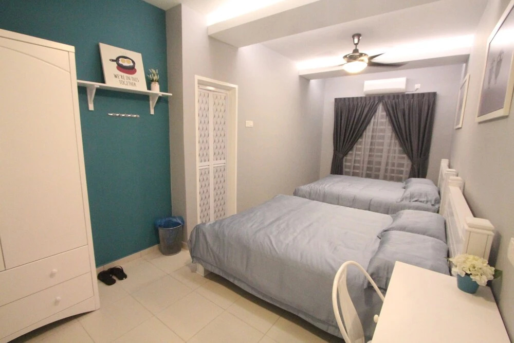 Ian's Genesis Townhouse