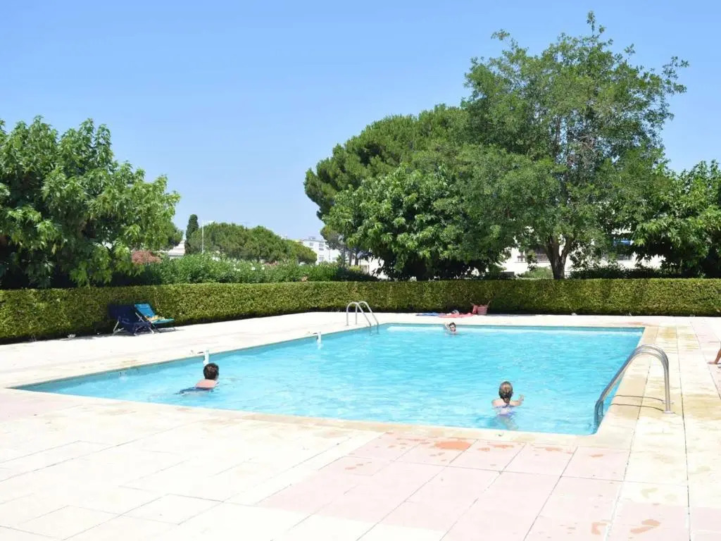 Appartement Le Grau-du-Roi, 2 pièces, 4 personnes - FR-1-250-3