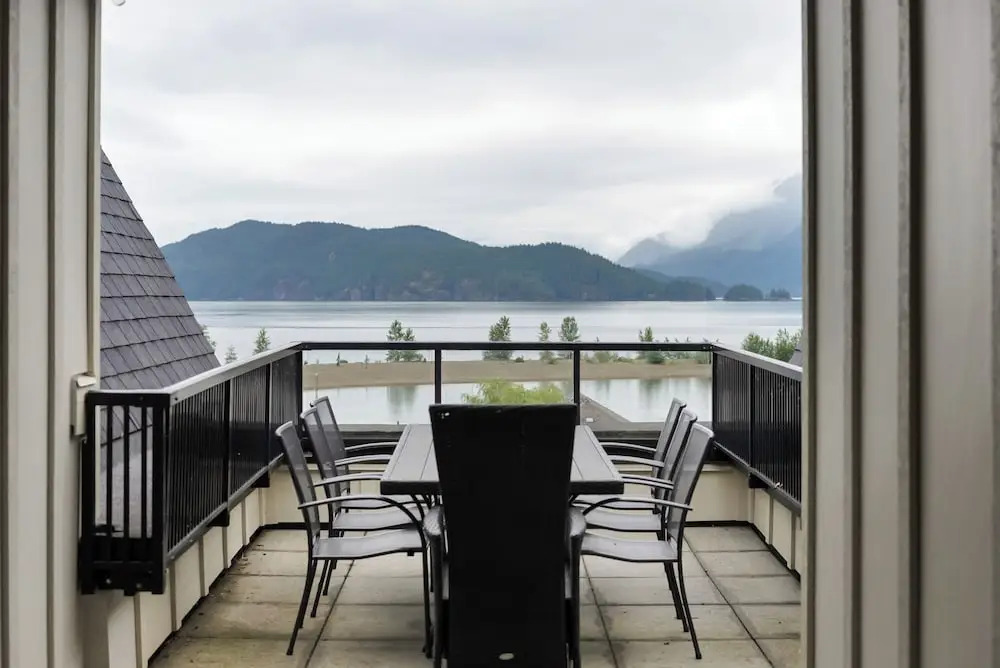 Stylish Urban Retreat  2BR Condo