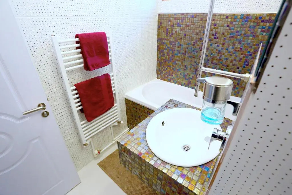 SOHO Apartment near CERONAV