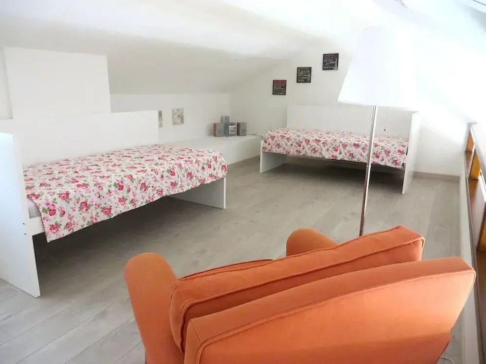 Selva 1 Lake View Apartment in Ghiffa With Pool