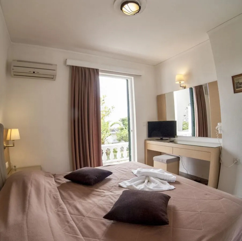 Phaistos Bungalows