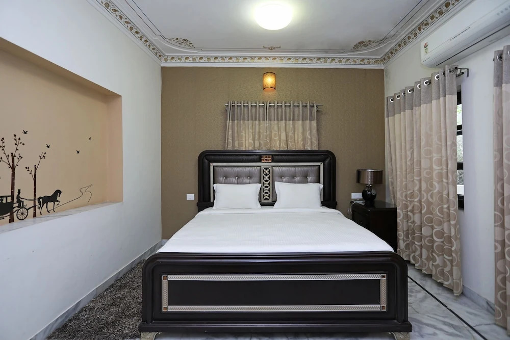 OYO 9540 Home Heritage near City Palace