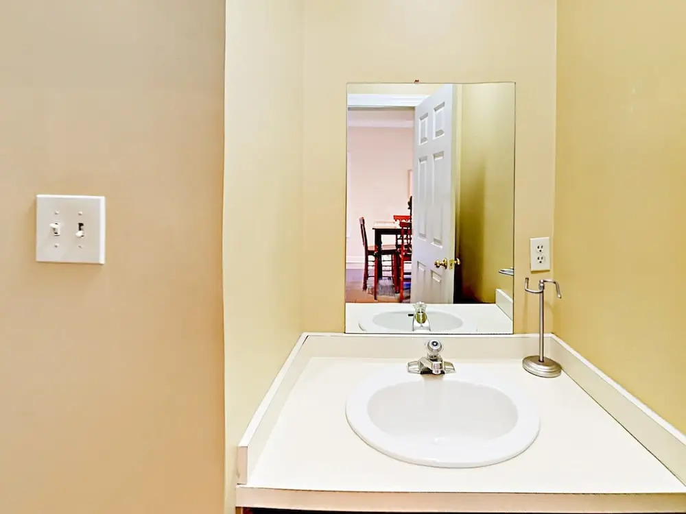127 E Liberty Townhouse Unit A 1 Bedroom 1.5 Bathroom Townhouse