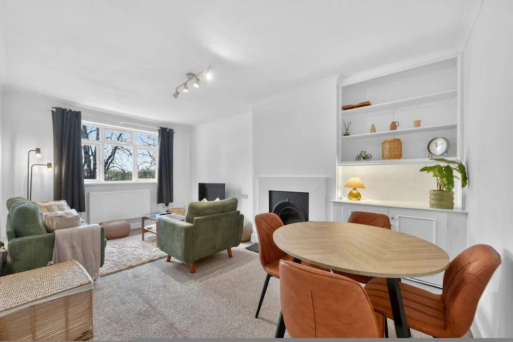Madeira 2BR Garden Retreat in Bromley With Street Parking