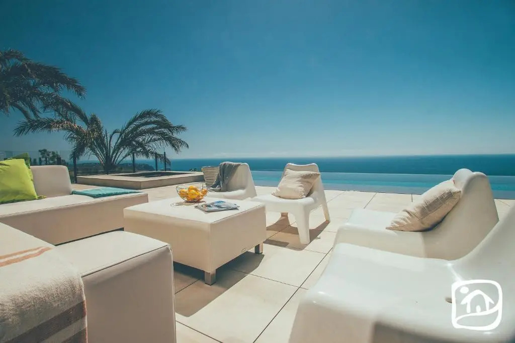 Villa Mercure by Abahana Luxe