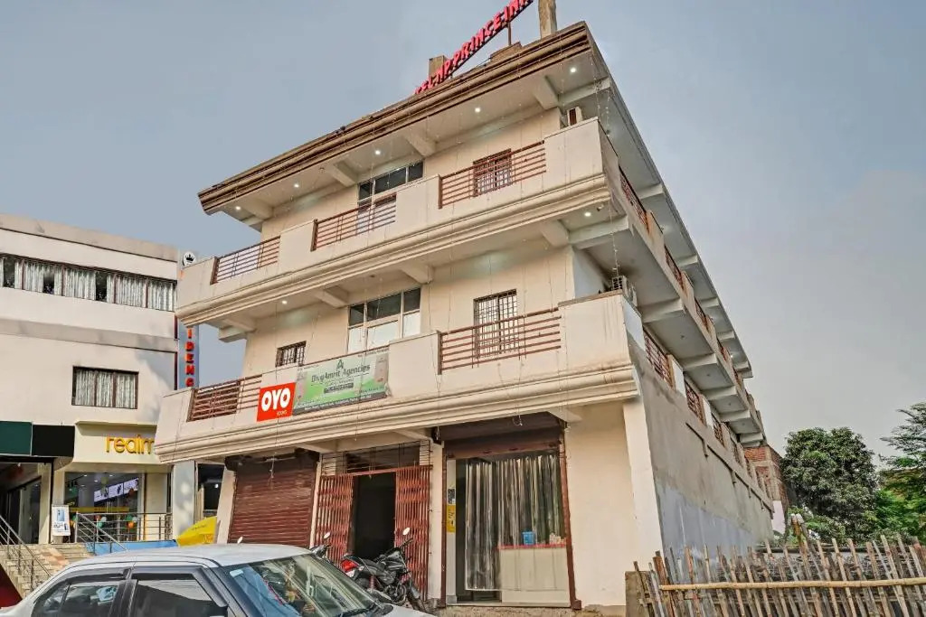 OYO 89280 Hotel Np Prince Inn