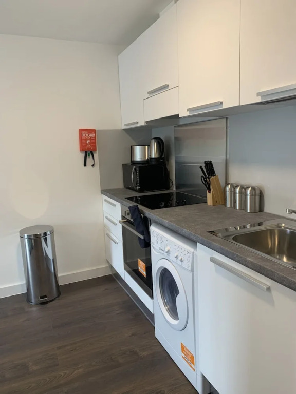 Top Floor - Serviced Apartments
