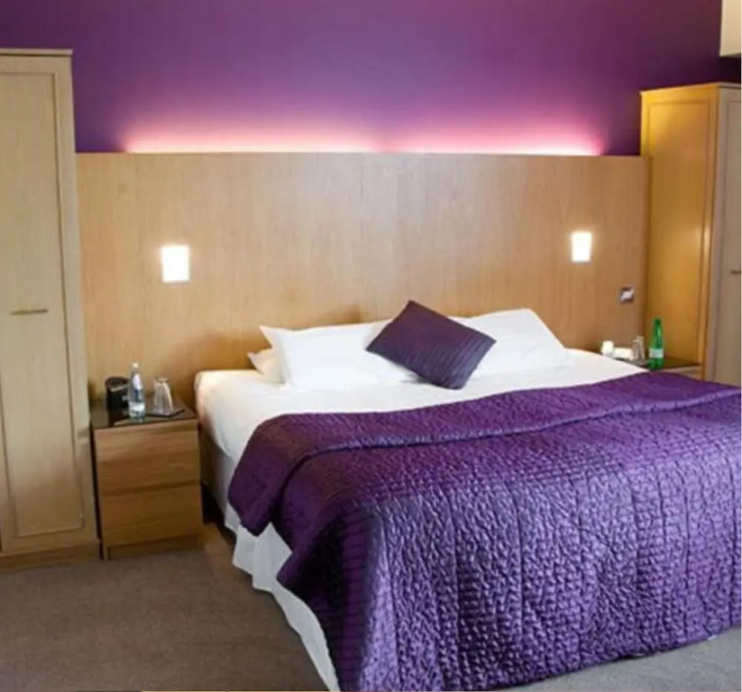 Rooms at 1703