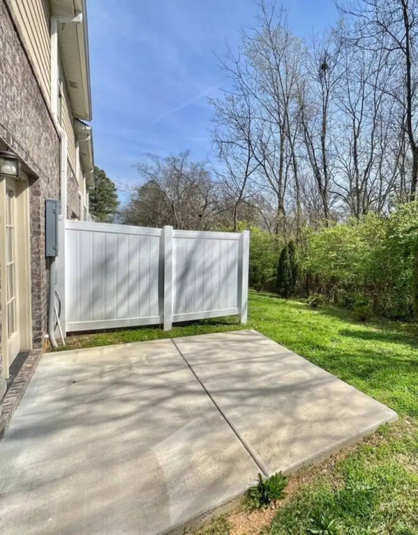 3 Kings Garage Front Yard Washer Dryer