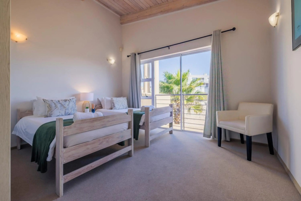 Waterfront Cottage B3