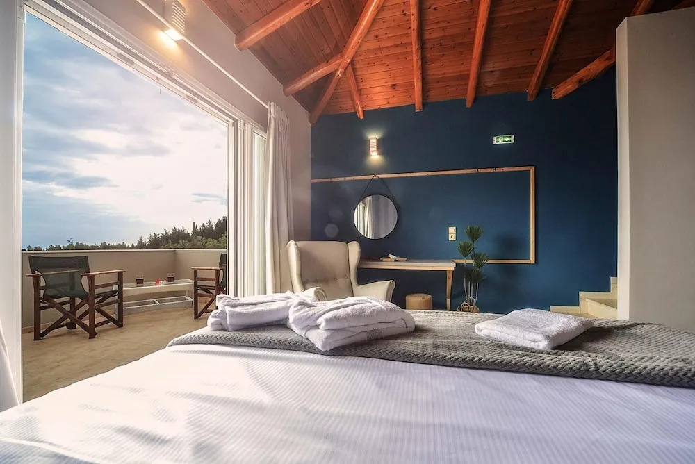 Danai Villa - Charming Escape With Oceanside Views