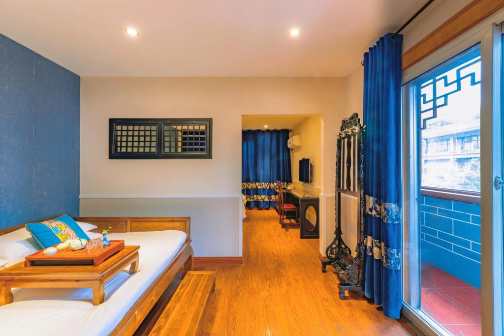 Wenjun Courtyard Hotel Chengdu ,English-Speaking , Pick-up Service ,Laundry Service , Local Tours