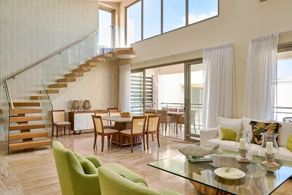 Luxury Beach Penthouse w Private Deck Ocean Views C-401