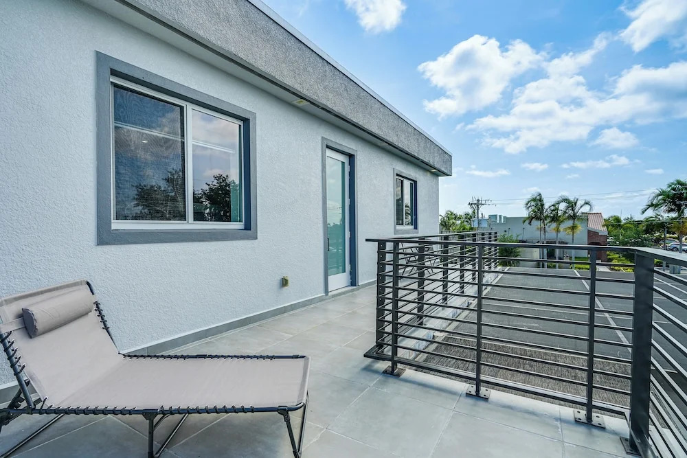 Game Room & Bbq: Cape Coral Escape, 5 Mi to Beach!