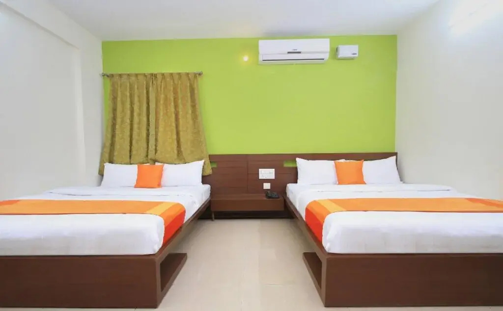 Hotel Sri Sai Comforts By OYO Rooms