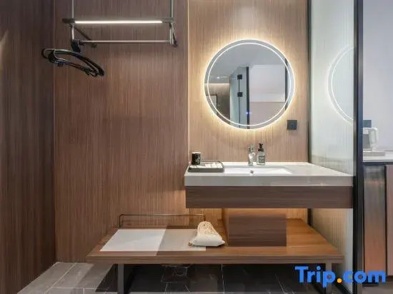 Moling Jinshang Hotel (Nanning Chaoyang Plaza Metro Station Sanjie Liangxiang Branch)