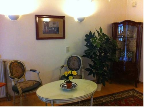 Hotel Pension Walzerstadt
