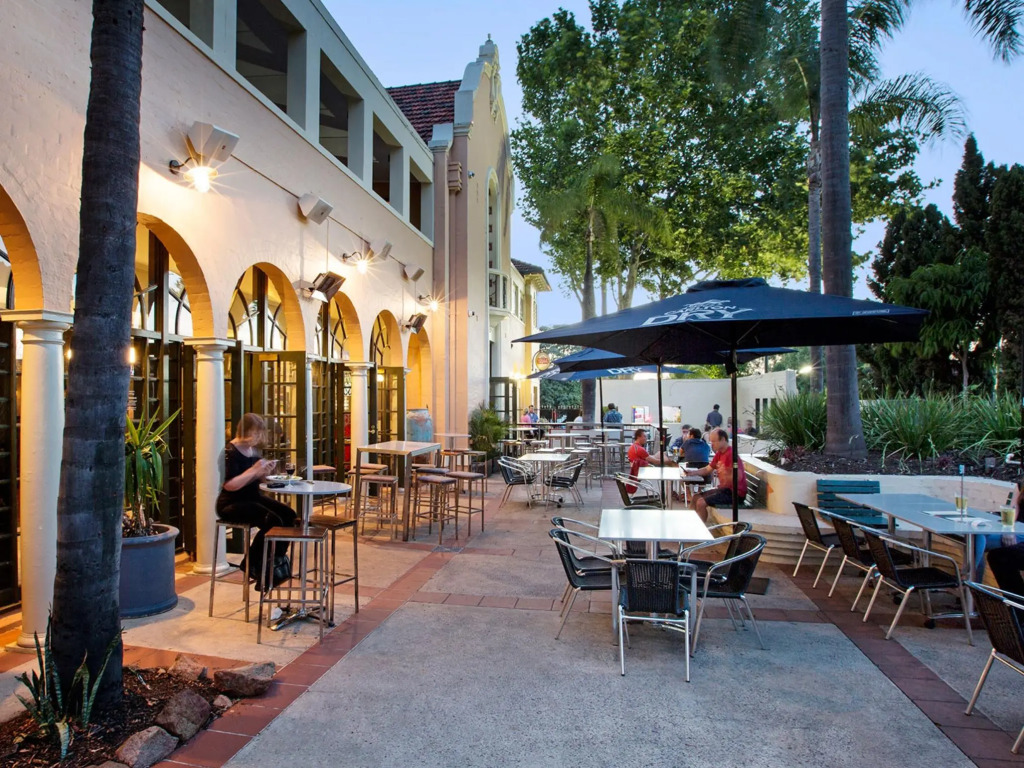 Captain Stirling Hotel